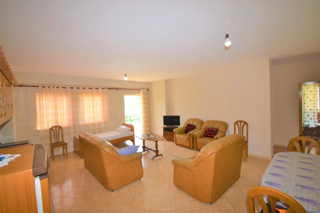 Boni Apartments Himare Eksteriør bilde